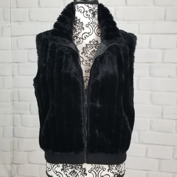 Misfit faux fur zip front size s/m black vest - Picture 1 of 8